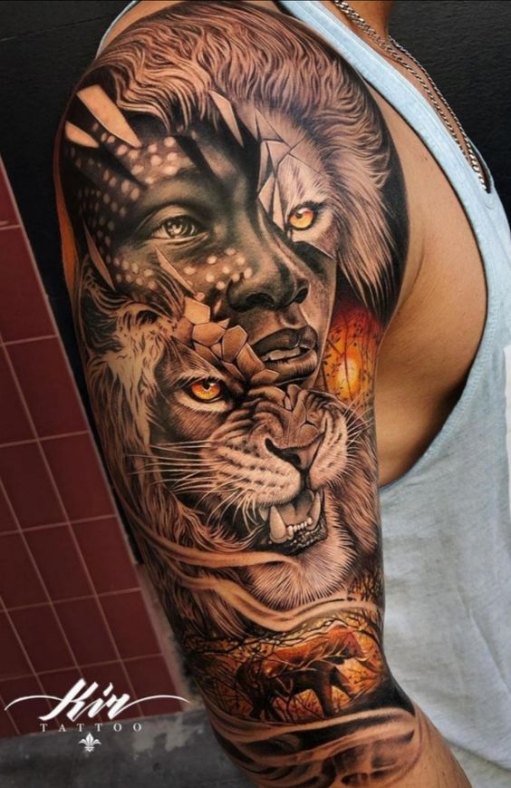 Tatouage Tête De Lion Et Guerrier Sur Le Bras