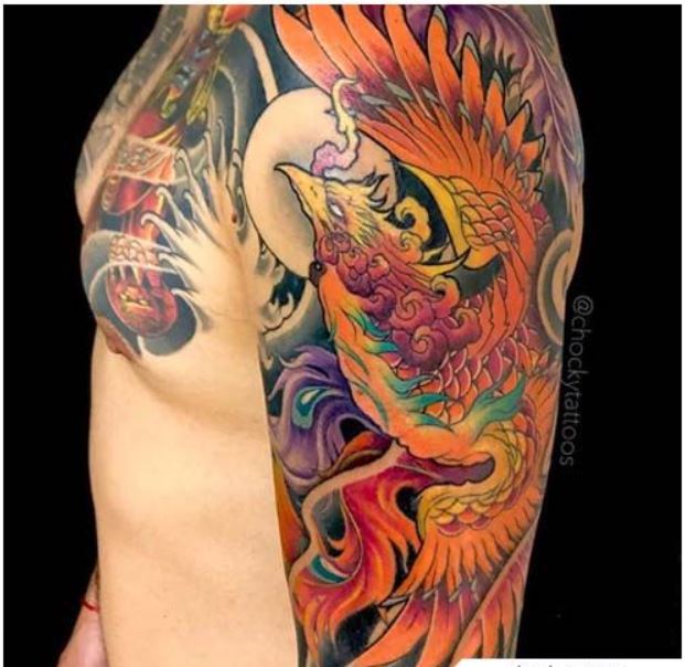Tatouage Phoenix Coloré Sur Le Bras