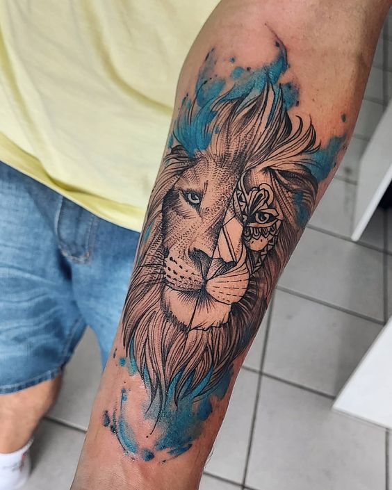 Tatouage Lion Aquarelle Et Demi Mandala Sur L’avant Bras
