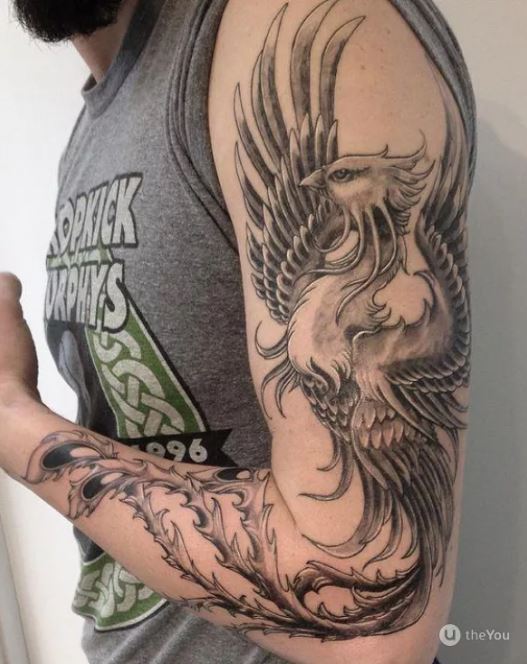 Tatouage Phoenix Noir Et Gris Sur Le Bras