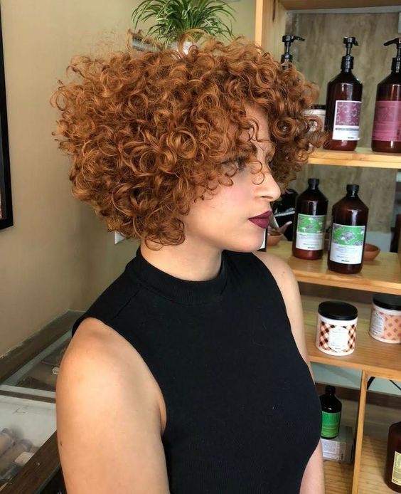 Bixie Volumineuse Sur Cheveux Marron Foncé 