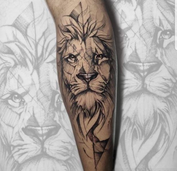 Tatouage Lion Graphique Sur La Jambe