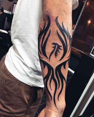 Tatouage Phœnix Tribal Sur L’avant Bras