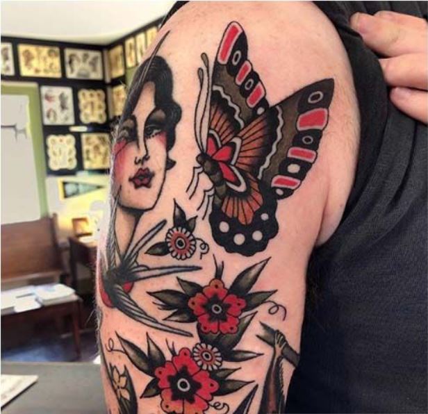 Tatouage Papillon & Femme Old School Sur L’avant Bras 