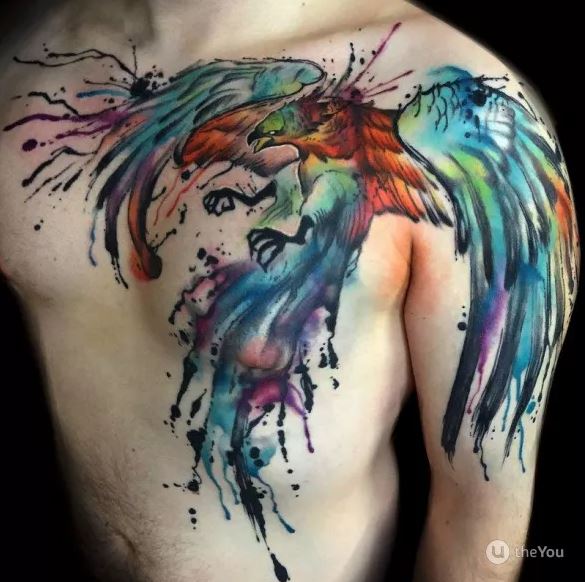 Tatouage Phœnix Aquarelle Sur Le Torse
