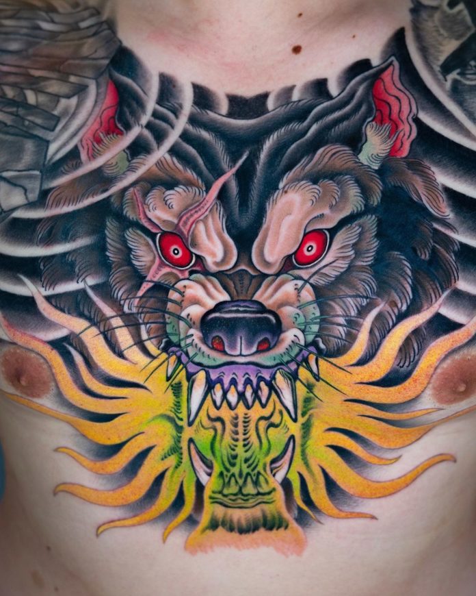 Tatouage Loup & Flammes Old School Sur Le Torse