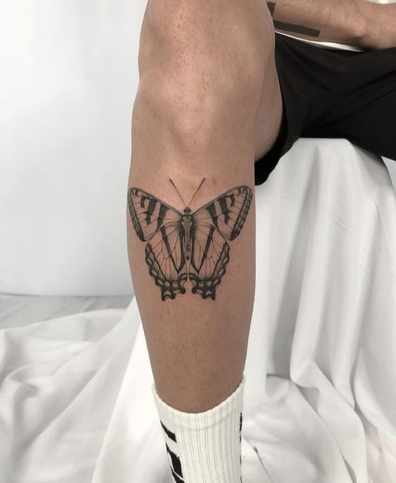 Tatouage Papillon Petit Mars Changeant Sur La Jambe