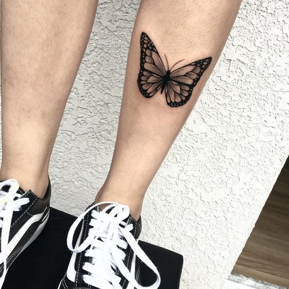 Tatouage Papillon Monarque Noir & Gris Sur La Jambe