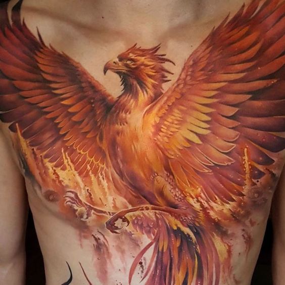 Tatouage Phœnix Rouge Enflammé Sur Le Torse