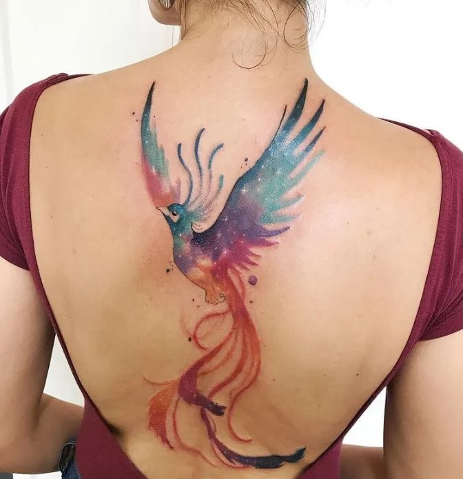 Tatouage Phœnix étoilé Avec Touche D’aquarelle Sur Le Dos