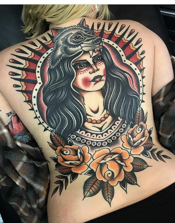 Tatouage Femme Loup & Roses Jaunes