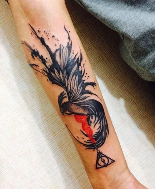 Tatouage Phœnix Noir Aquarelle Sur L’avant Bras
