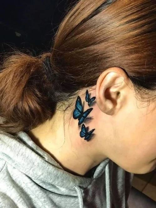 Tatouage Papillon Argus Bleu En 3d Derrière L’oreille 