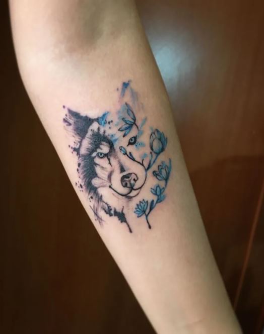 Tatouage Demi Portrait Loup Sur L’avant Bras