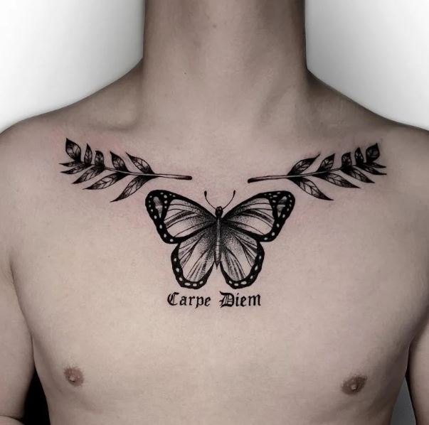 Tatouage Papillon & Carpe Diem Sur Le Torse 