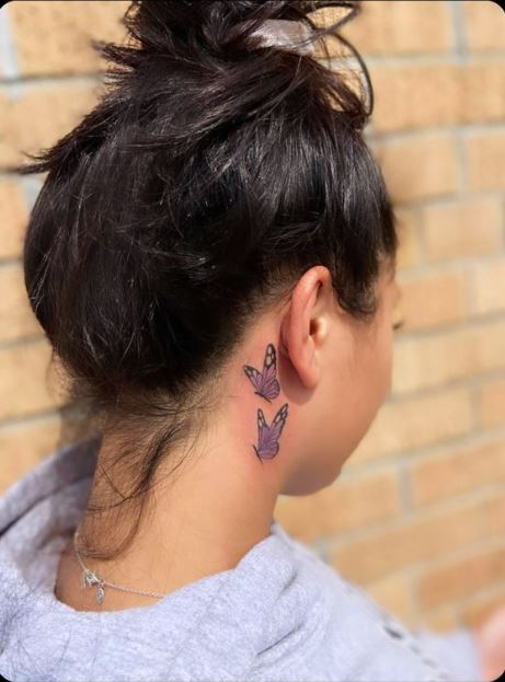 Tatouage Papillons Monarques Violet Derrière L’oreille 