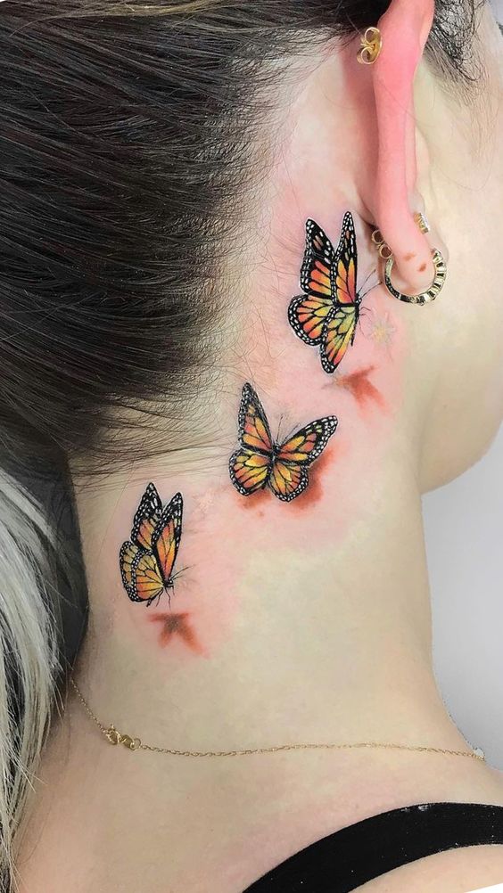 Tatouage De 3 Papillons Monarques 3d Derrière L’oreille 