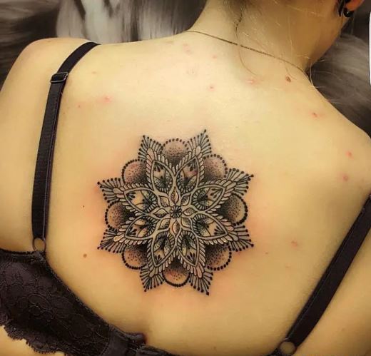Tatouage Roue Florale