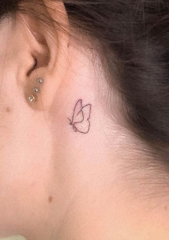  Tatouage Papillons Minimaliste Noir Derrière L’oreille 