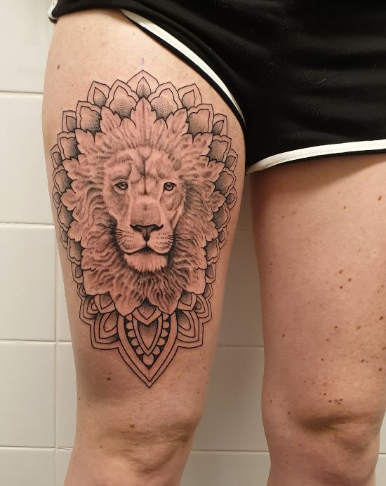 Tatouage Lion Mandala Sur La Cuisse