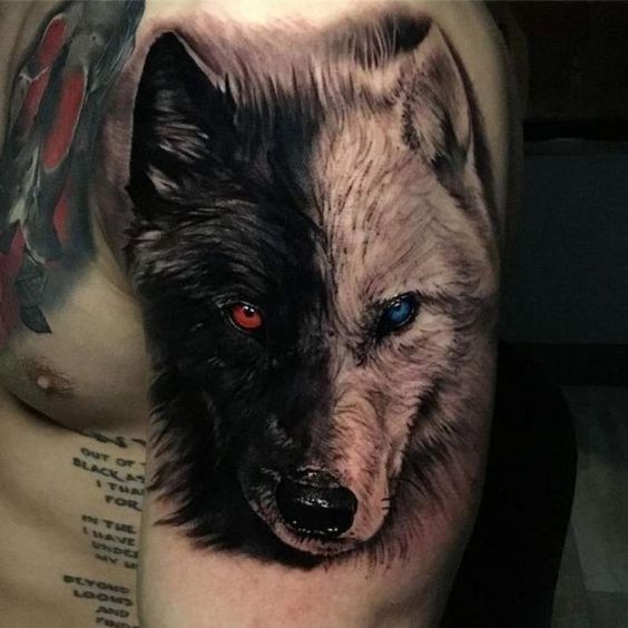Tatouage Loup Double Face Sur Le Bras