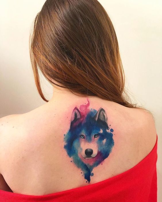 Tatouage Loup Aquarelle Sur Le Dos