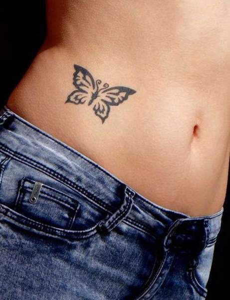 Tatouage Papillon Noir Sur La Hanche