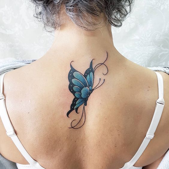 Tatouage Papillon Bleu Sur Le Dos 