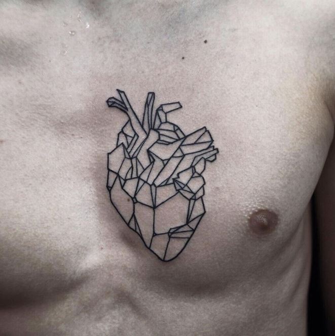 Tatouage Coeur Géométrique Sur Le Torse
