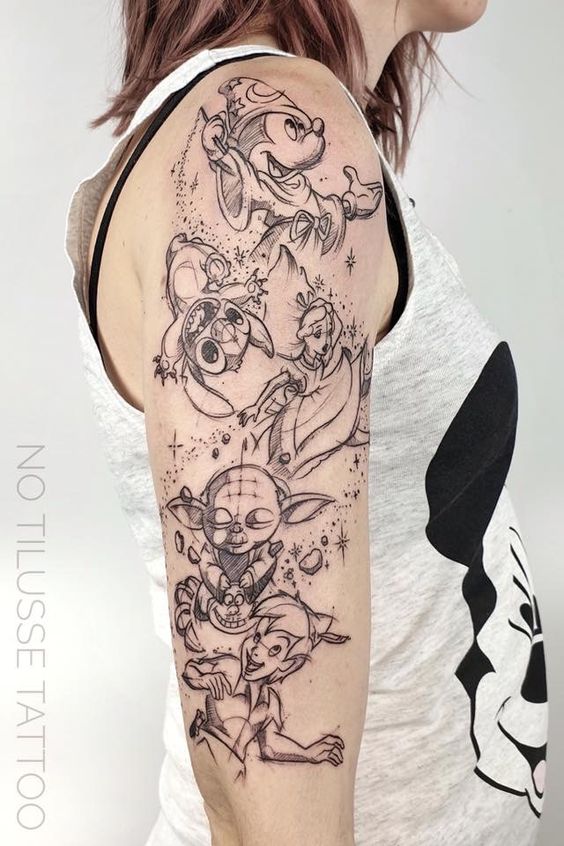 Tatouage Mickey, Stitch Et Autres Personnages Sur Le Bras