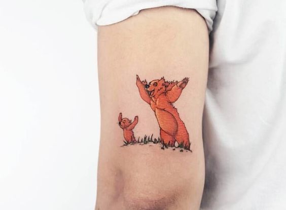 Tatouage Frères Des Ours Coloré Sur Le Bras