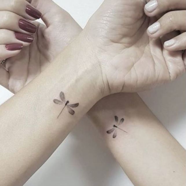 Tatouage Libellules Discrets Sur L'avant Bras