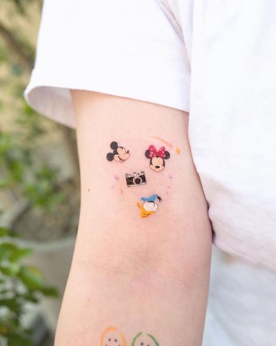 Tatouage Mickey, Minnie Et Donald Sur Le Bras