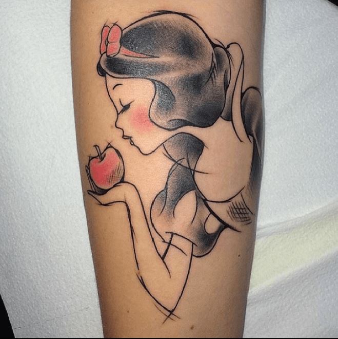 Tatouage Blanche Neige Sur L'avant Bras
