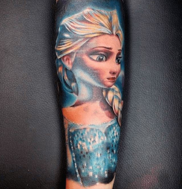 Tatouage Elsa Sur L'avant Bras