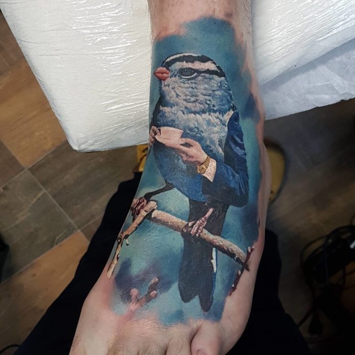 Tatouage Pied Oiseau Bleu Stylé