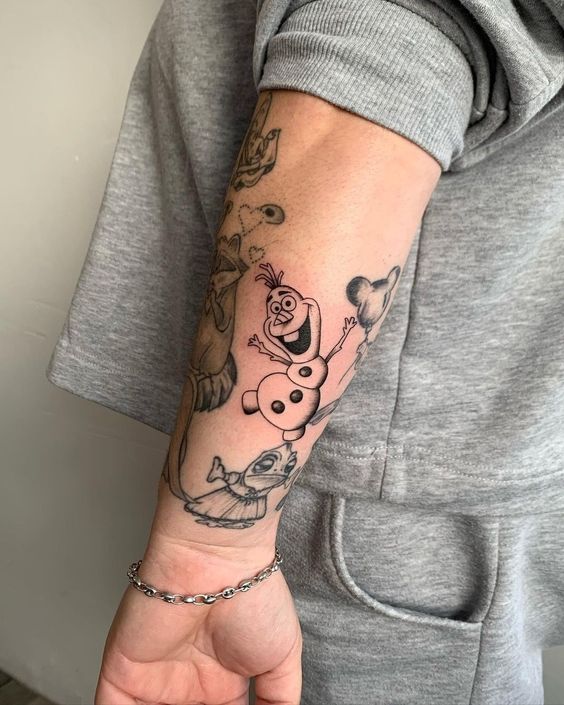 Tatouage Olaf Sur L'avant Bras