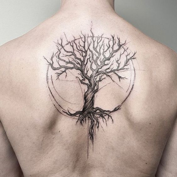 Tatouage Arbre De Vie Et Cercle Sur Le Dos