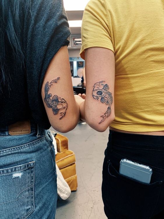 Tatouage Poissons Koi Sur Le Bras