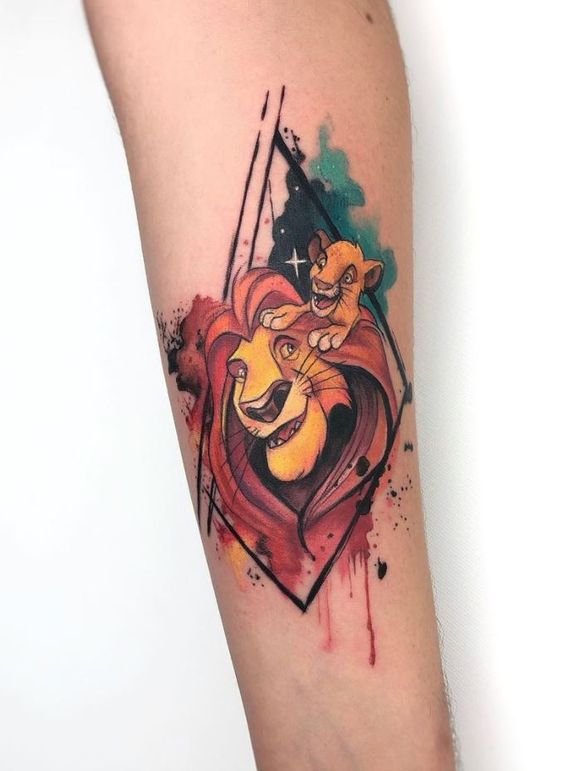 Tatouage Simba Et Mufassa Sur L'avant Bras