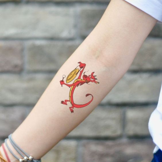 Tatouage Mushu Sur L'avant Bras