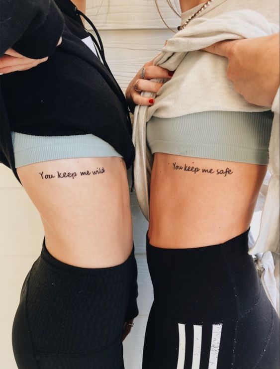Tatouage Phrase Sur Les Côtes