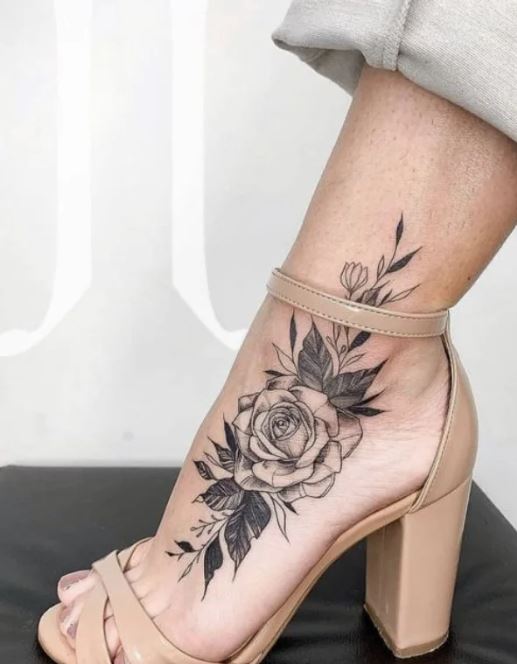 Tatouage Pied Avec Rose