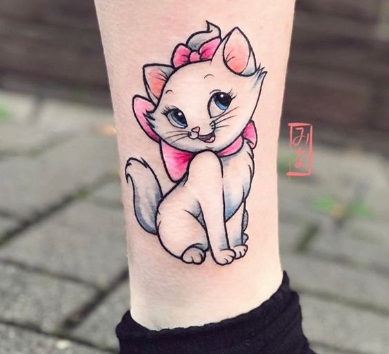 Tatouage Marie Sur La Jambe