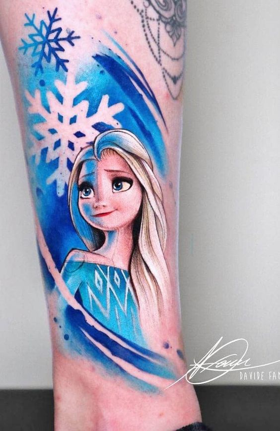 Tatouage Elsa Sur La Jambe