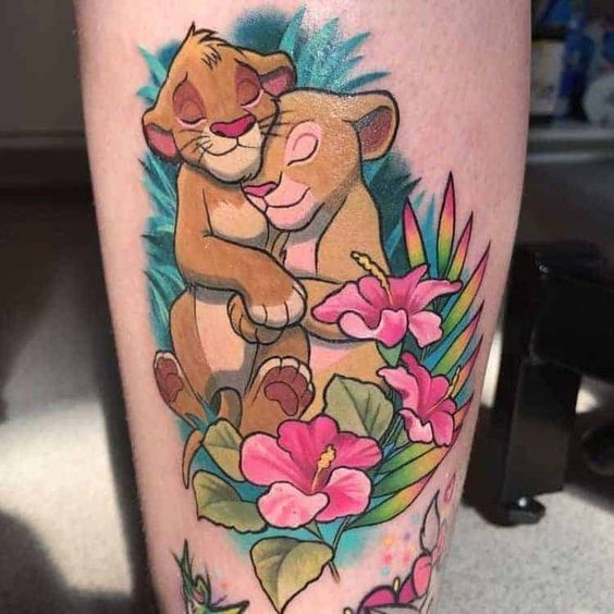 Tatouage Simba Et Nala Sur La Jambe