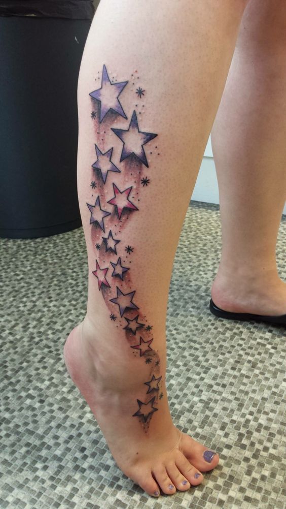 Tatouage étoiles Filantes Sur La Jambe