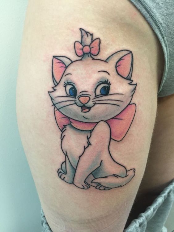 Tatouage Marie Sur La Cuisse