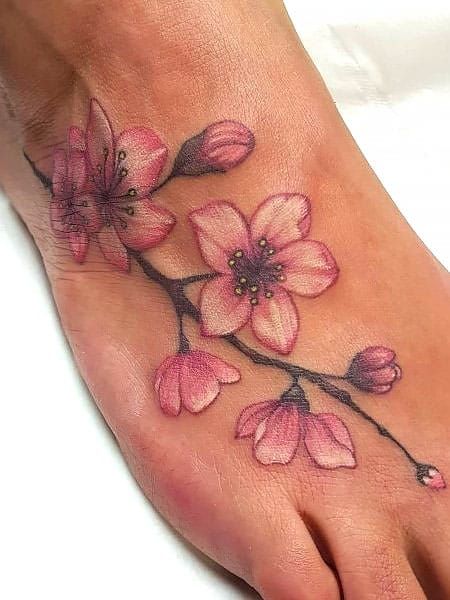 Tatouage Pied Avec Fleurs De Cerisier Coloré