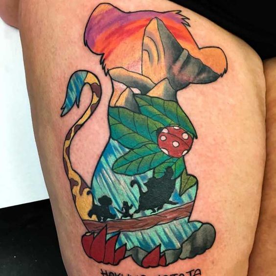 Tatouage Simba Graphique Sur La Cuisse